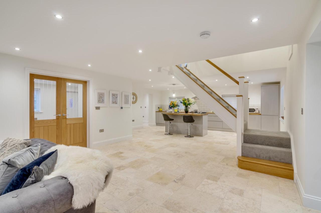 Spacious 6-Bed Home, Near The Norfolk Broads Clippesby Kültér fotó