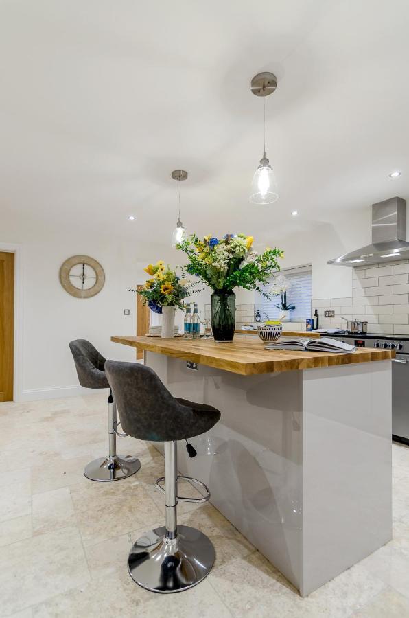 Spacious 6-Bed Home, Near The Norfolk Broads Clippesby Kültér fotó