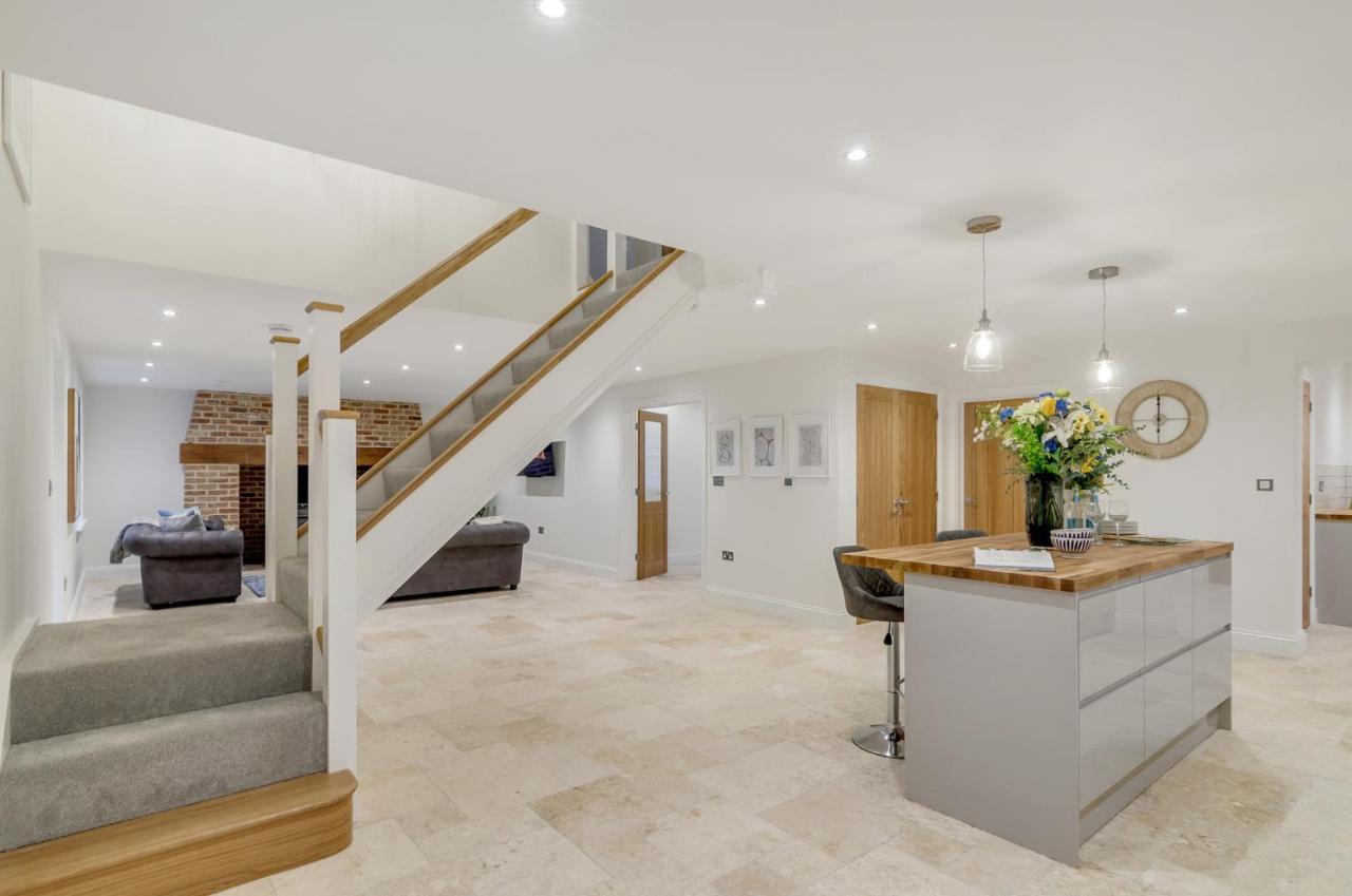 Spacious 6-Bed Home, Near The Norfolk Broads Clippesby Kültér fotó