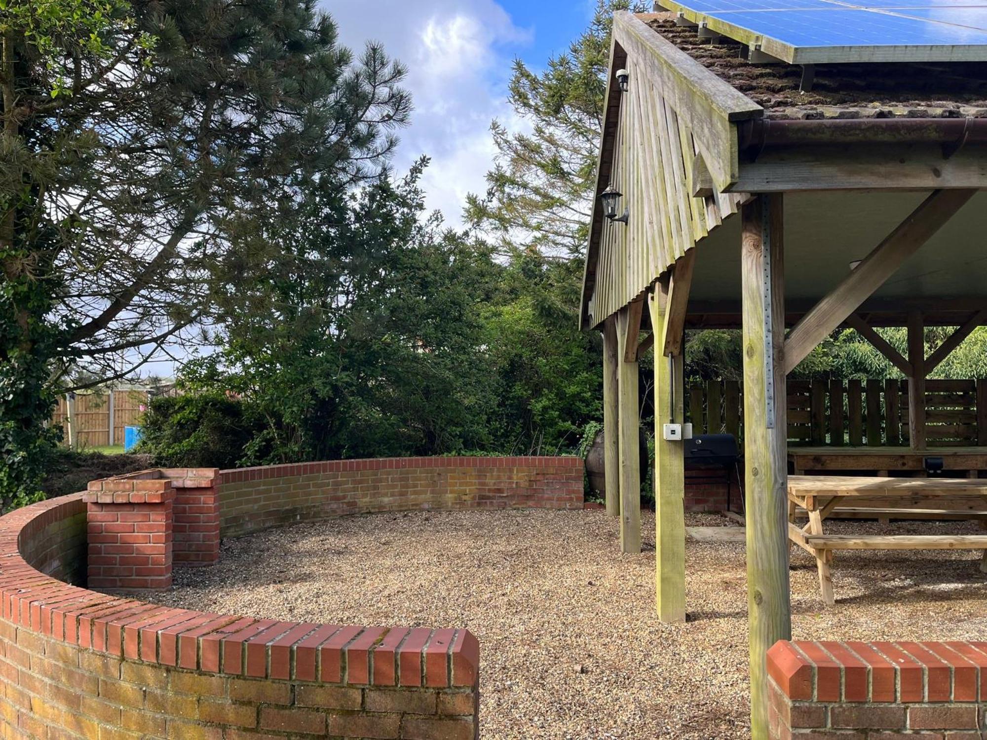 Spacious 6-Bed Home, Near The Norfolk Broads Clippesby Kültér fotó